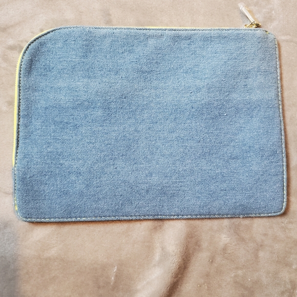 Nina ricci makeup bag - Picture 2 of 3